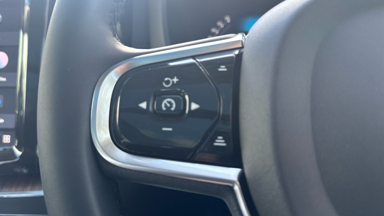 Volvo XC60 2.0 T8 [455] RC PHEV Ultimate Dark 5dr AWD Gtron Estate